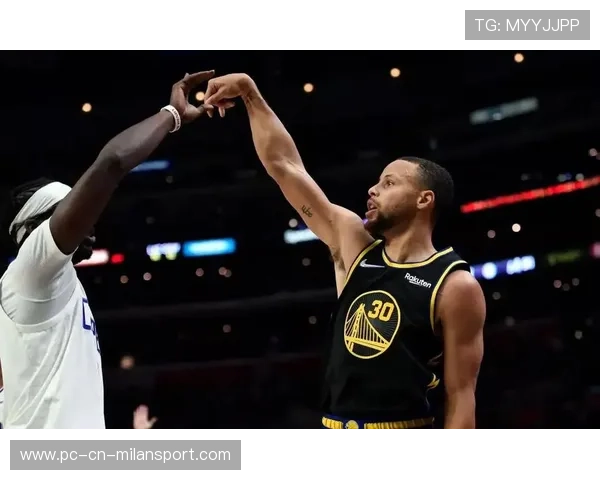 勇士队豪取18连胜，联盟无敌战绩，勇士全队